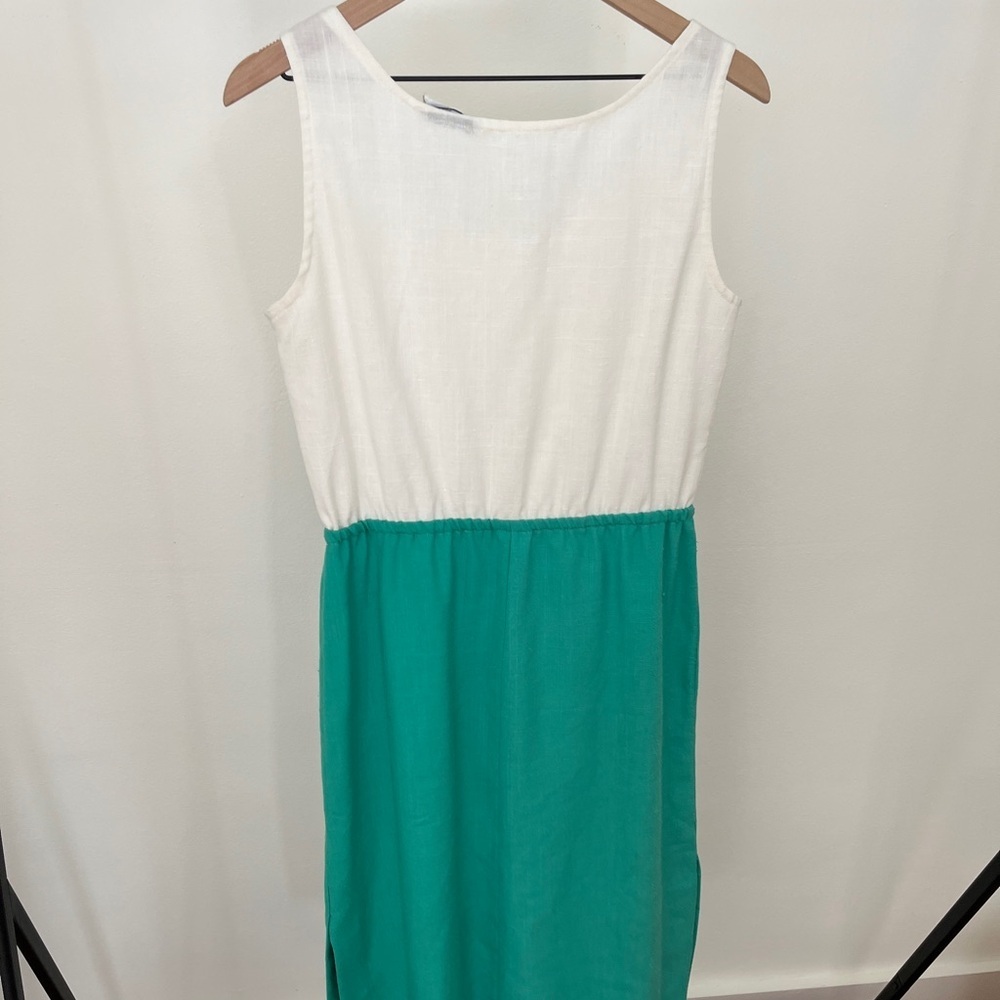 1970s Vintage White and Green Sleeveless Linen Dress, Casual Summer Dress - Picture 3 of 5